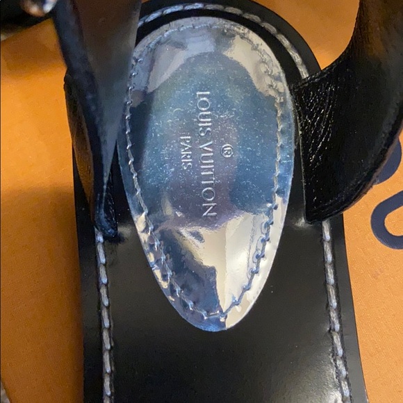 Louis Vuitton Sandals - Picture 3 of 4